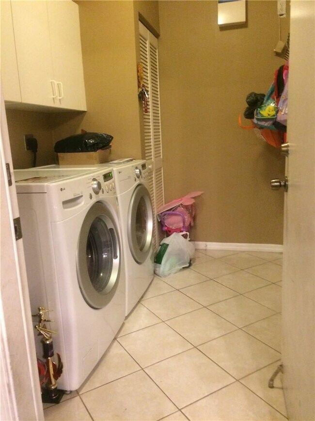 Building Photo - 11840 NW 55th St