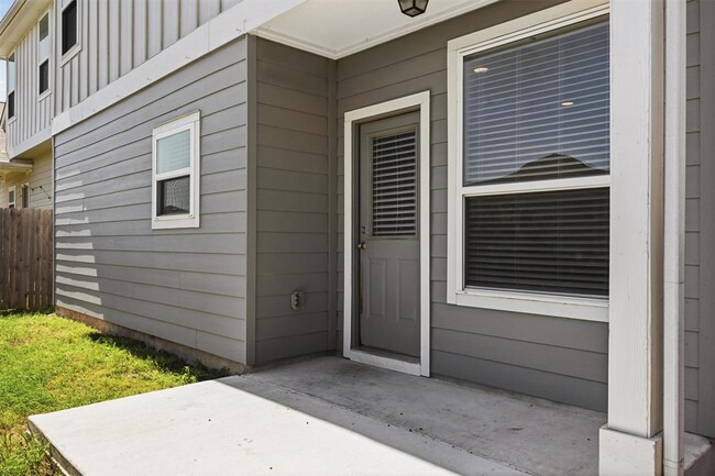 Building Photo - 6400 Mary Lewis Dr
