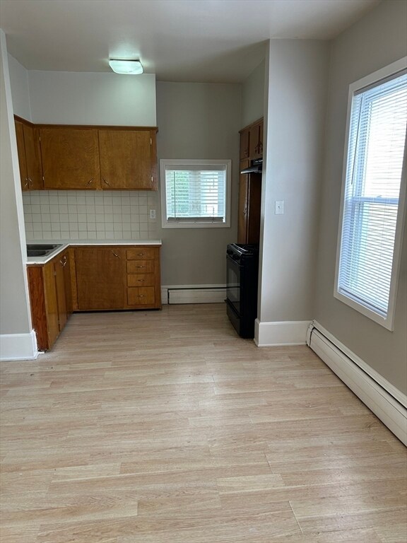 Building Photo - 613 Durfee St