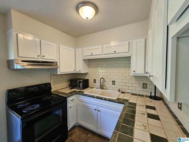 Building Photo - 3413 Sandner Ct
