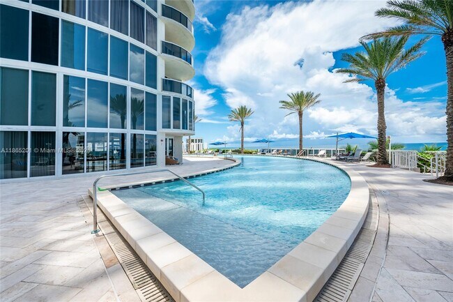 Building Photo - 17201 Collins Ave
