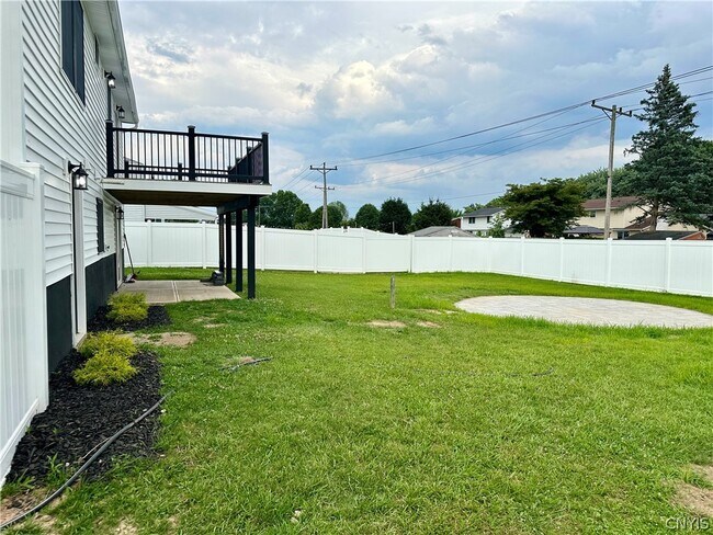 Building Photo - 4961 Windgate Rd