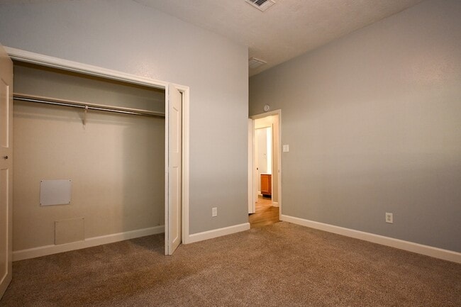 Building Photo - 6543 Liberty Valley Dr