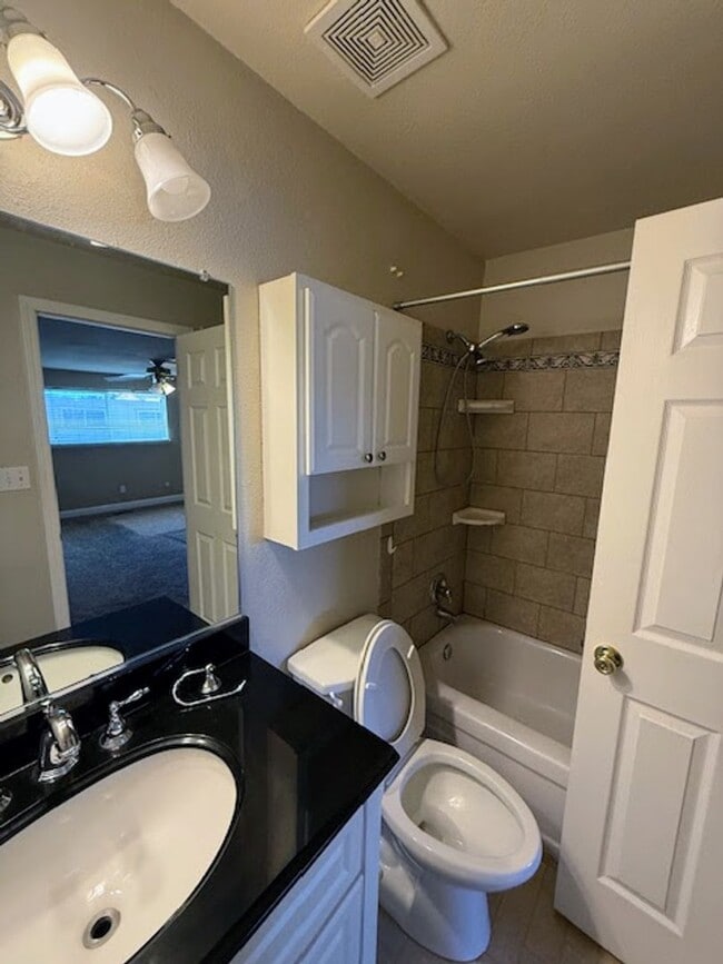 Building Photo - 62 Condor Cir