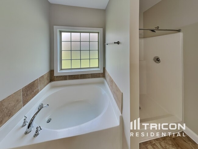 Building Photo - 5109 Cloverhill Dr