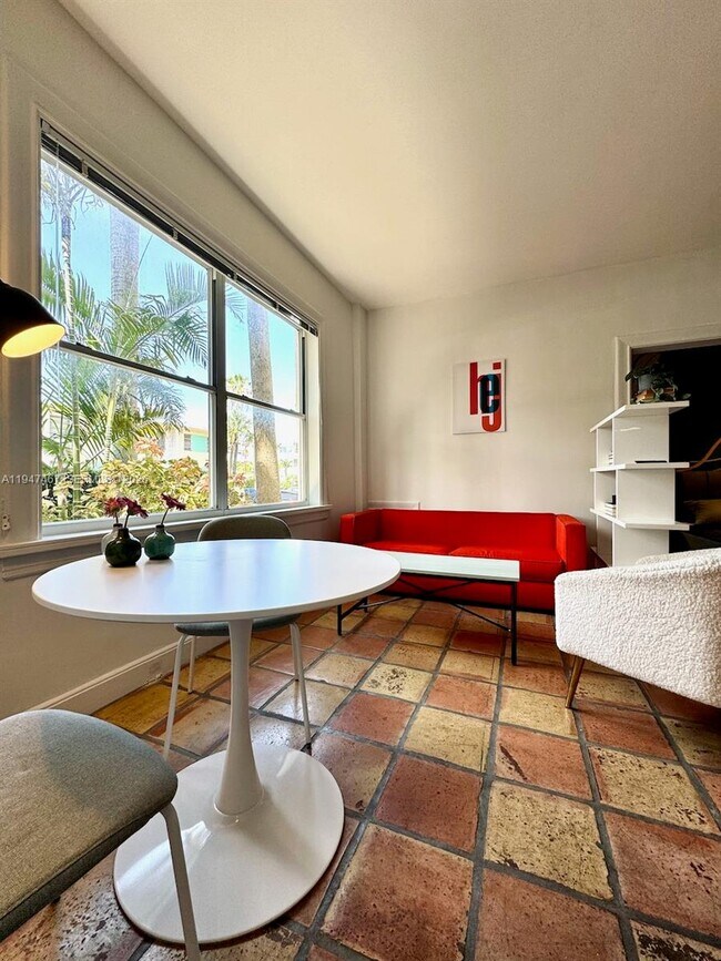 Building Photo - 900 16th St