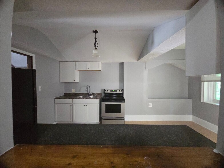 Building Photo - 3566 Vine St