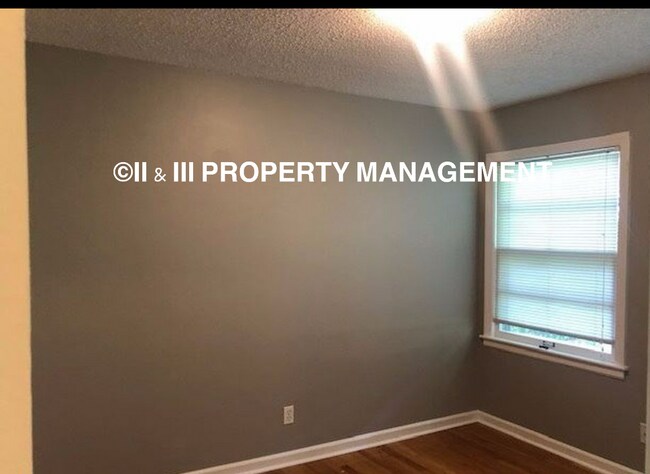 Building Photo - 2001 W 85th Terrace