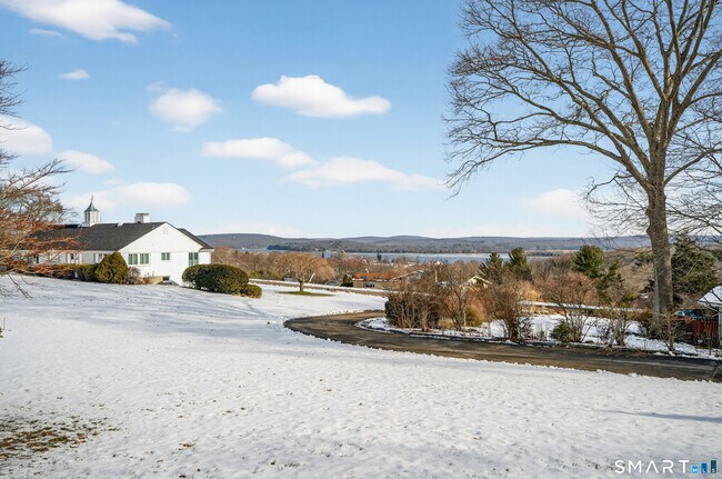 Building Photo - 9 Harbor View S