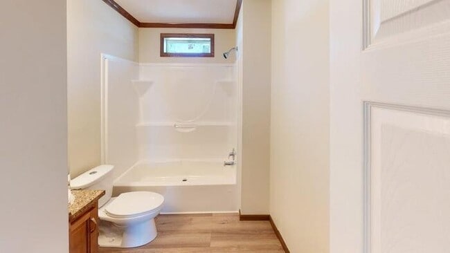 Building Photo - 140 American Ave