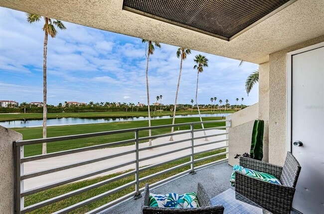 Building Photo - 6141 Bahia Del Mar Blvd S