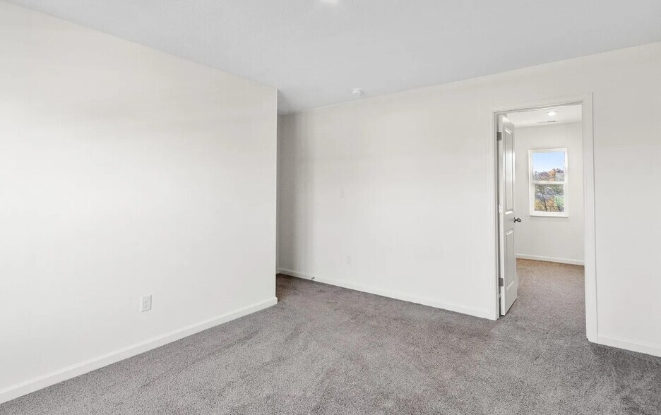 Master bedroom - 10810 Penwell Way