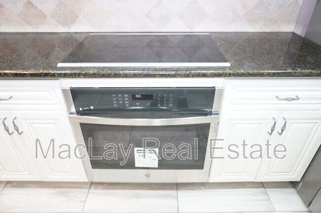 Building Photo - 10444 N 69th St