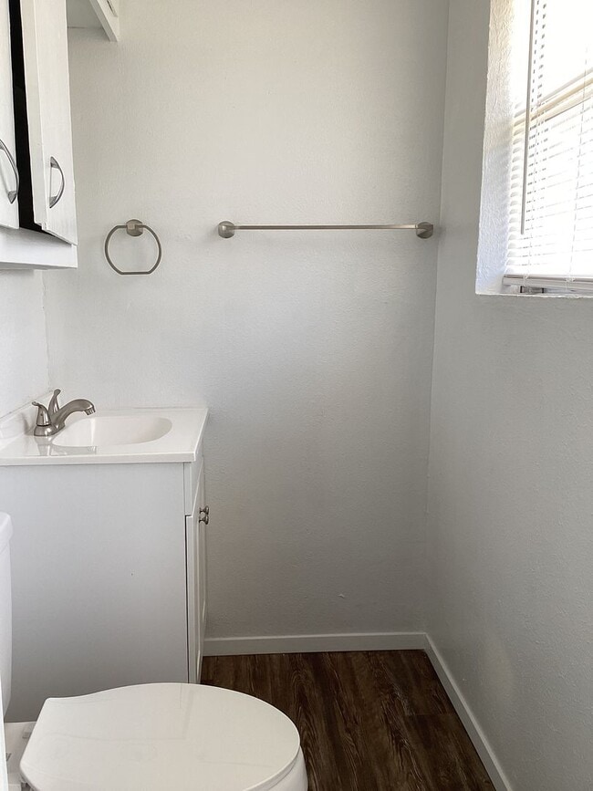 Building Photo - Newly Renovated  3 BDR Near ENMU!