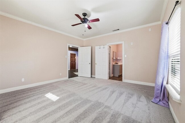 Building Photo - 2734 Fordham Rd