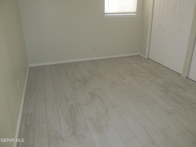 Building Photo - 253 Jensen Ave