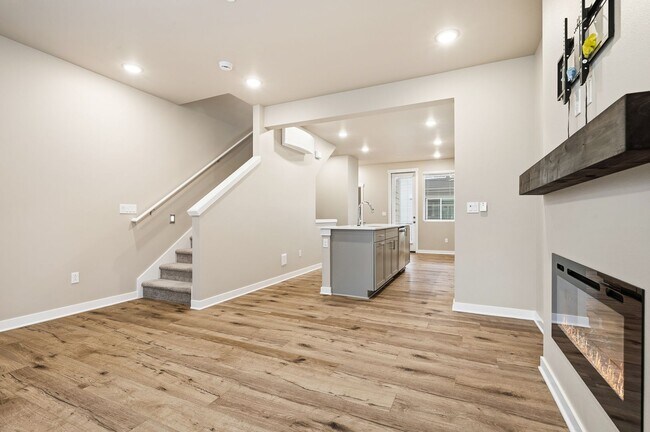 Building Photo - 1288 Sf | 2 Bedrooms 2.5 Bath | 2 Car Garage | $3,300