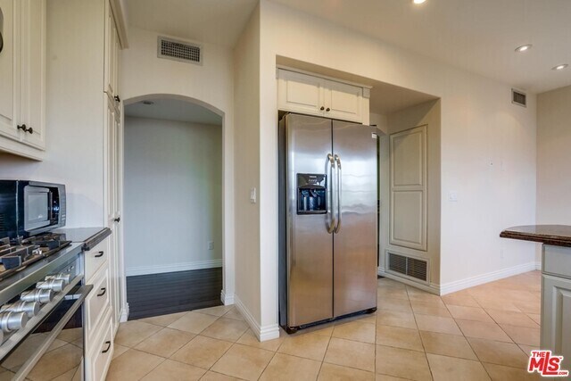 Building Photo - 10707 Missouri Ave