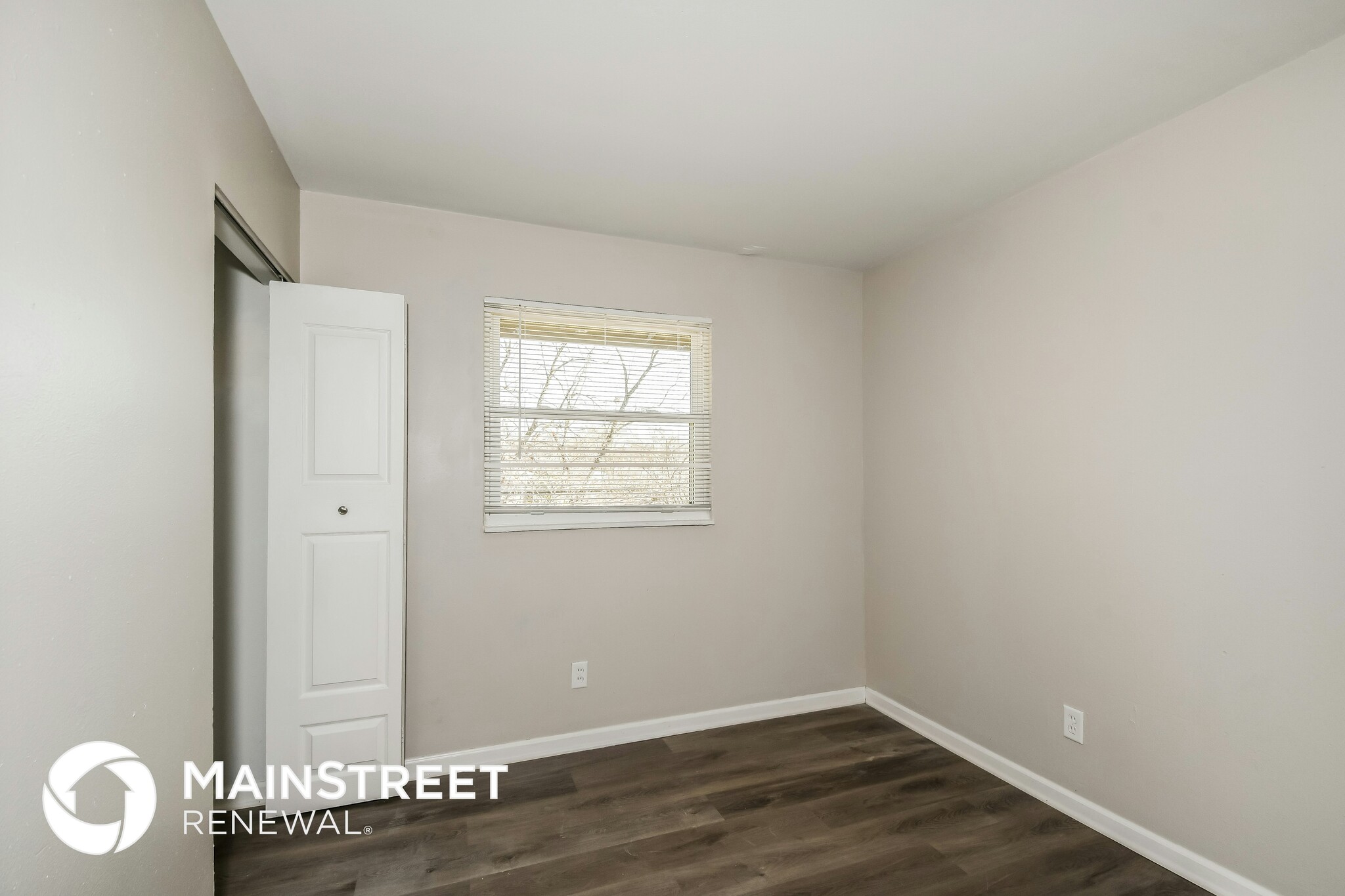 Building Photo - 11058 Perham Dr