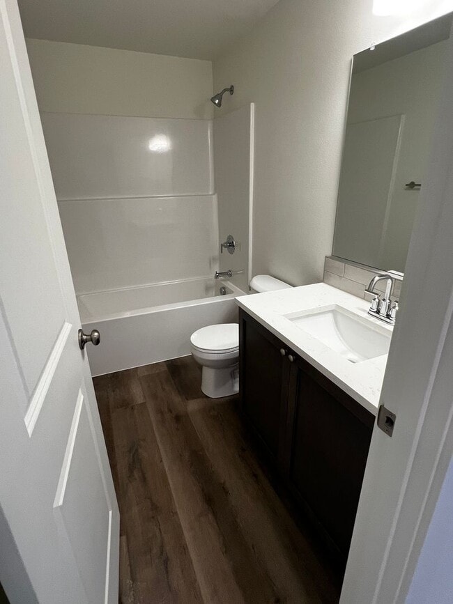 Building Photo - 3639 E Amazon Dr