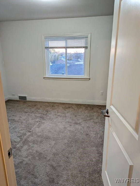 Building Photo - 77 Laverack Ave