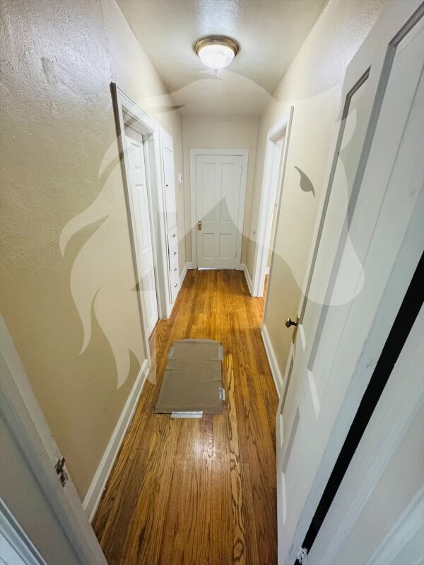 Building Photo - "Charming 2-Bedroom Haven on Main Street"
