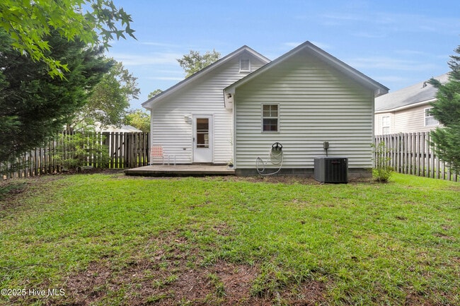 Building Photo - 205 Buckskin Dr