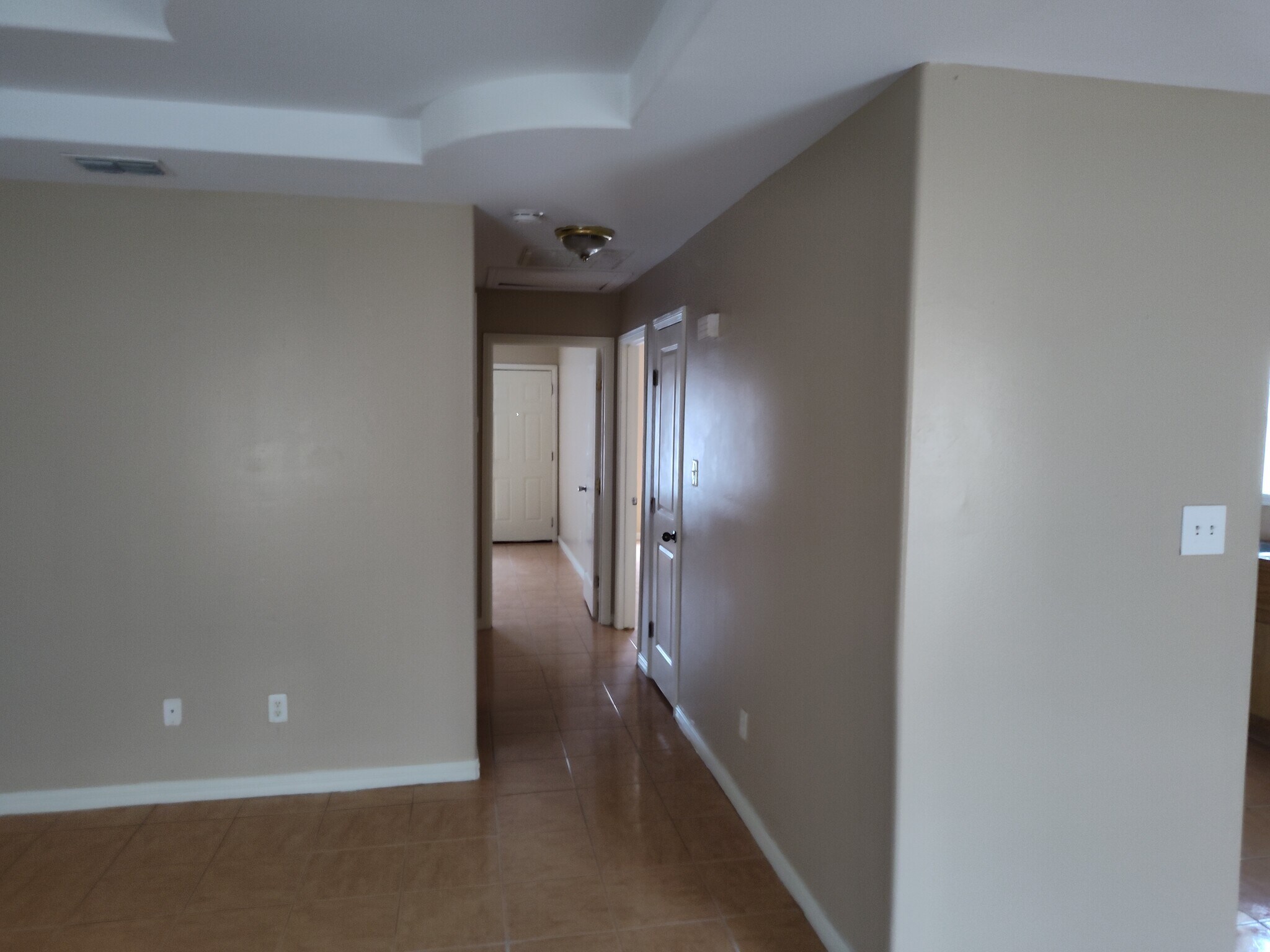 Building Photo - 2117 Aruba Dr