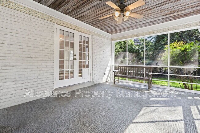 Building Photo - 3548 N Valley St