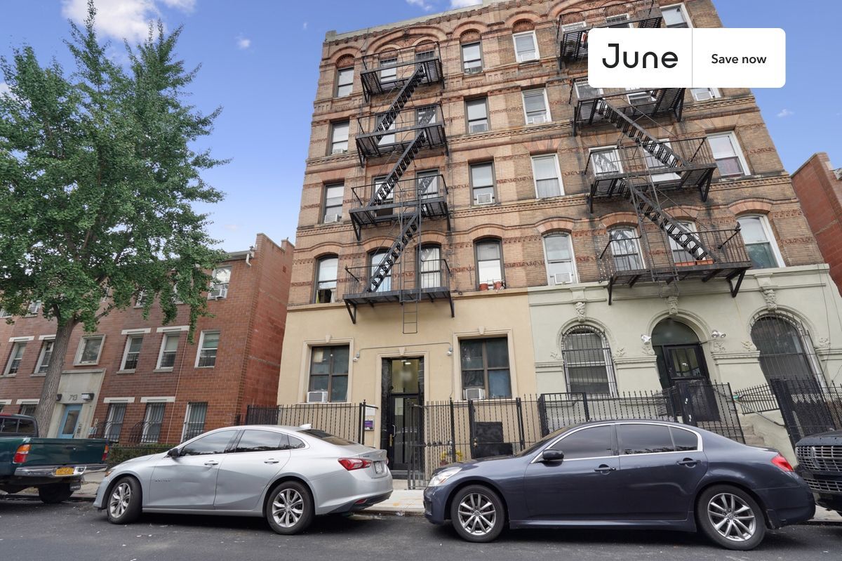 Building Photo - 715 E 5th St