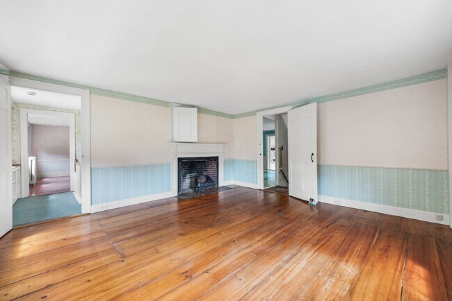 Building Photo - 230 Asbury St