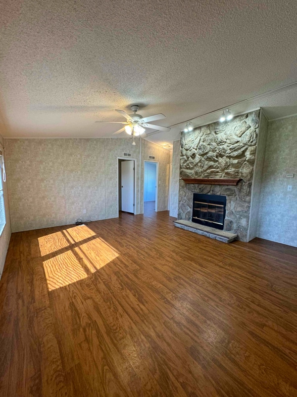 Building Photo - 836 Bluestem Dr