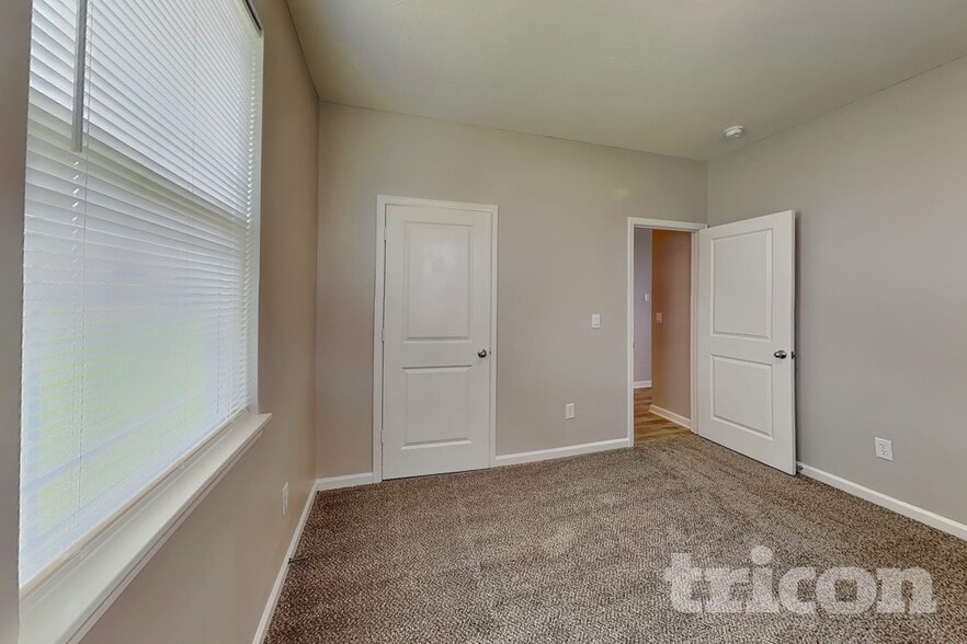 Building Photo - 1810 Downey Ln