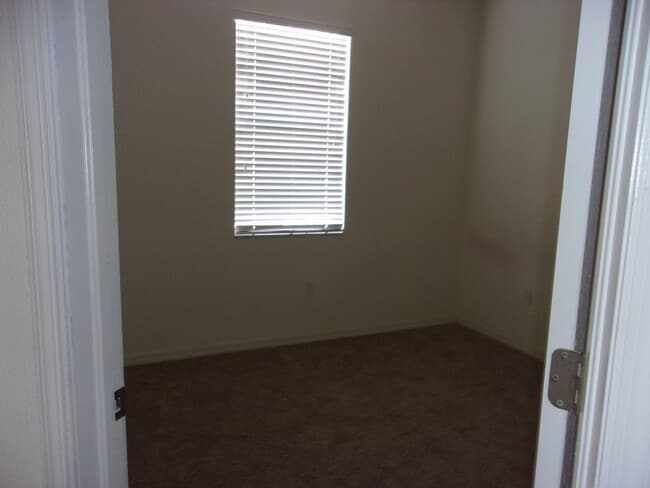 Building Photo - SPRING RIDGE COMMUNITY