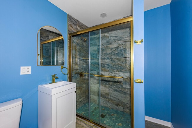 Building Photo - 1445 S Kostner Ave