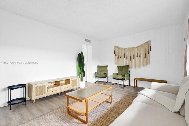 Building Photo - 13210 Memorial Hwy