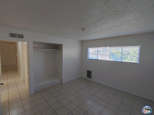 Building Photo - 738 Brentwood Ave