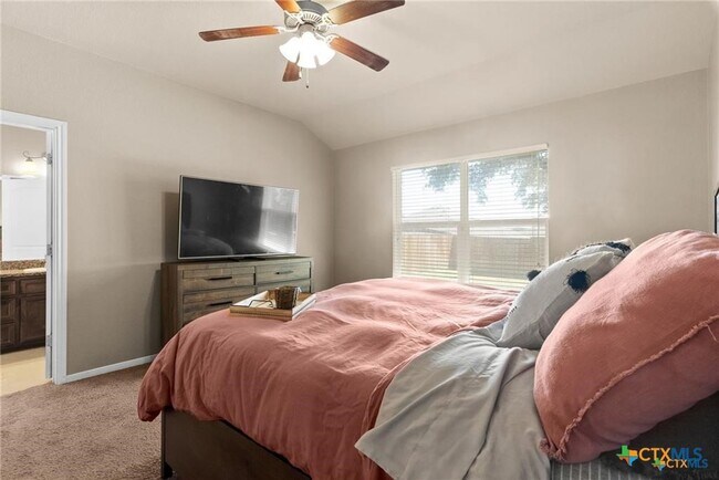 Building Photo - 3421 Doss St