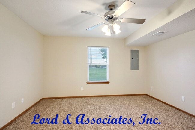 Building Photo - Two story, 3 Bdrm., 2 Bath Grain Valley
