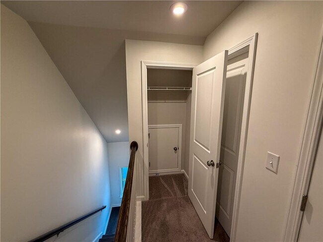 Building Photo - 2452 Coosa Vly