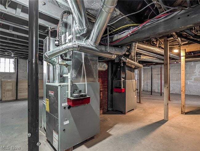 Building Photo - 1268 Pondview Ave