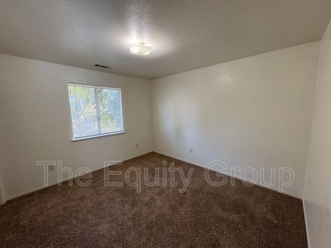 Building Photo - 2408 W Packwood Dr