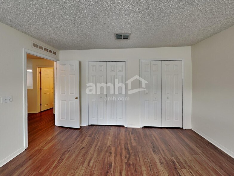 Building Photo - 5514 Ortega Park Blvd