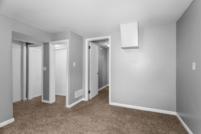 Building Photo - 711 SW 7 St