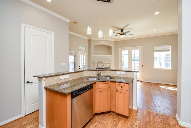 Building Photo - 5615 Winsome Ln