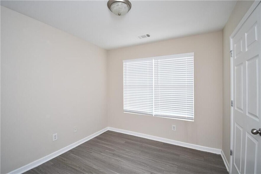 Building Photo - 639 Mill Stone Bluff