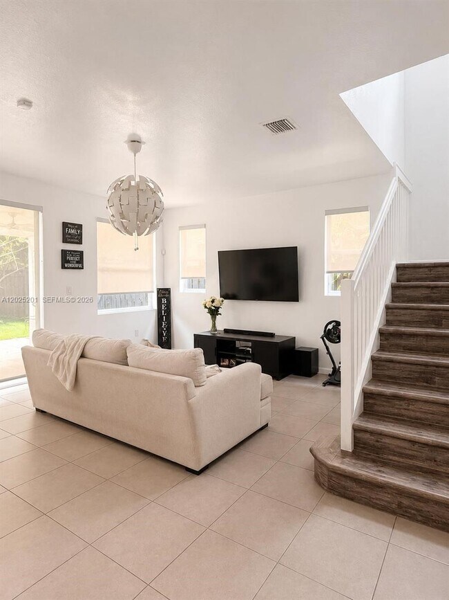Building Photo - 25061 SW 118 Ct