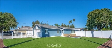 Building Photo - 4301 W Lilac Ave