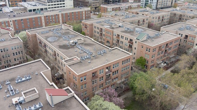 Building Photo - 545 N 1st St