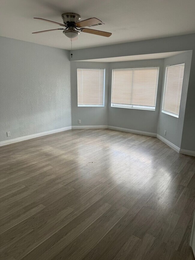 Building Photo - Charming 4BR House in Las Vegas
